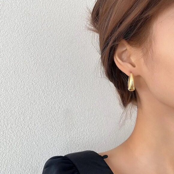 14K Gold filled hoop earrings - Picture 4 of 5